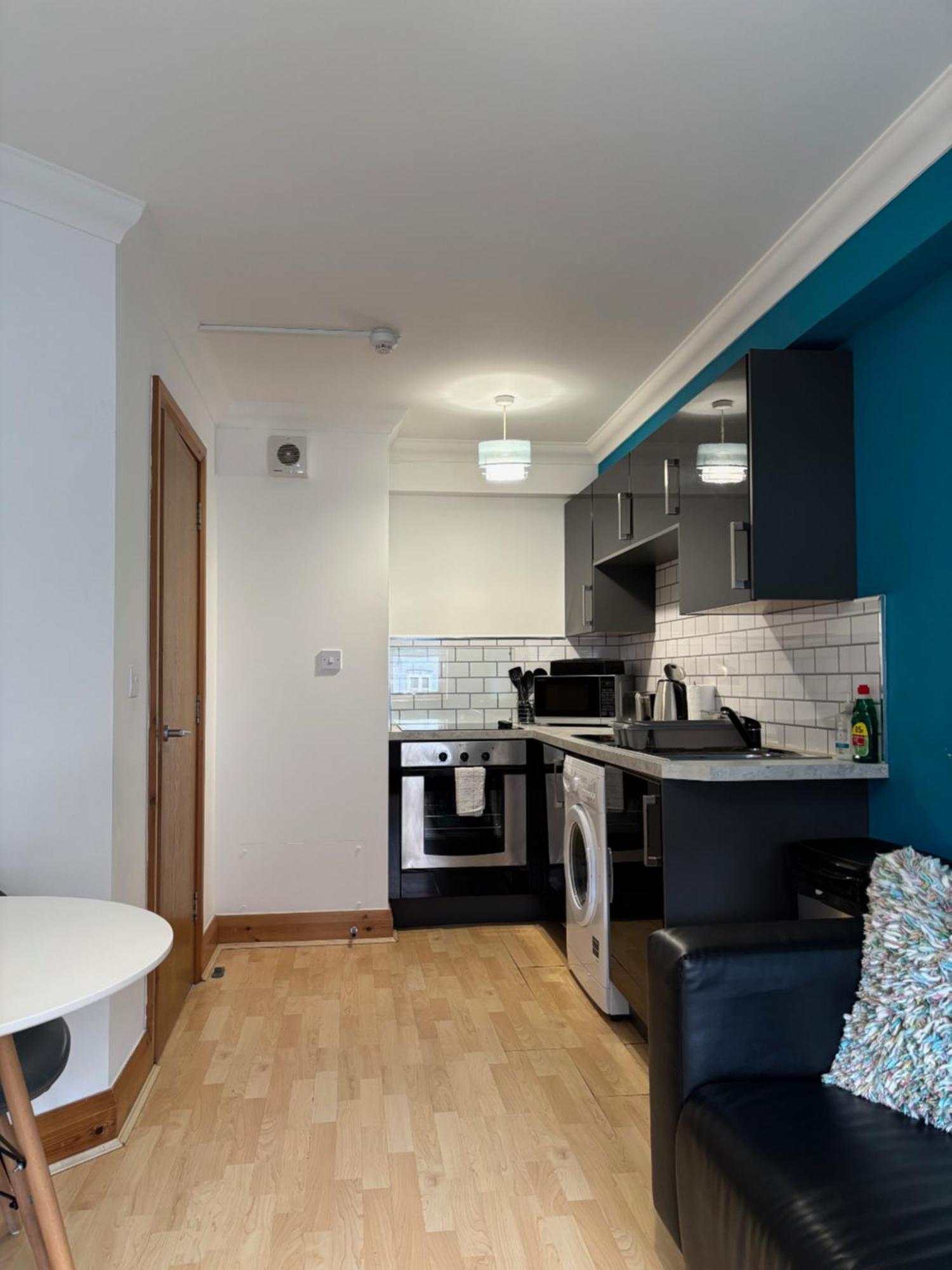 5a By River 1 Bed *